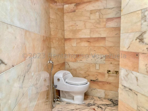 Espectacular Casa En Venta, Ubicada En Calle Cerrada Altamira Mls #23-28792