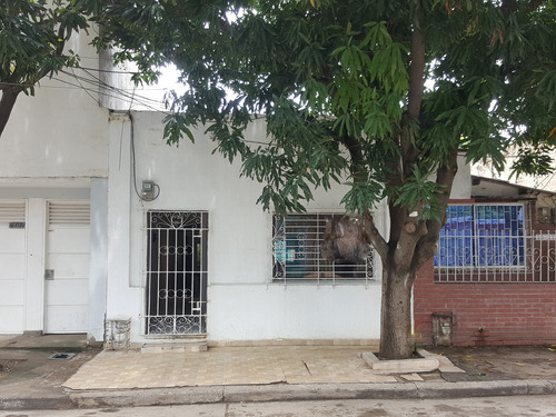 Venta Casa De Oportunidad  Un Piso Tres Alcobas Sector Miraflores 