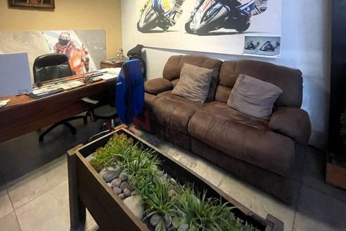 Local Comercial En Renta De 680 M2 Sobre Bernardo Quintana, Querétaro