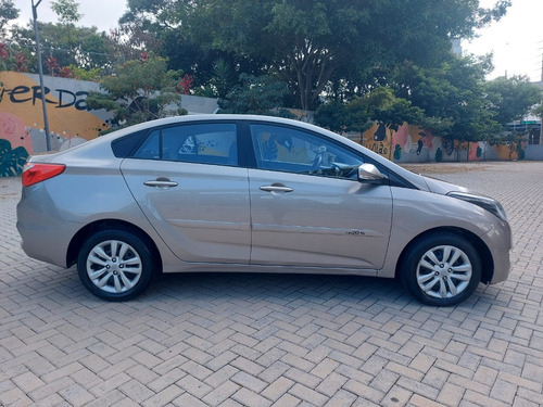 Hyundai HB20S 1.6 Comfort Plus Flex Aut. 4p
