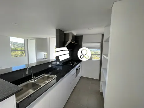 Venta Casa Unifamiliar 112m2, Guatapé (antiq)