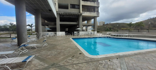 Imagen 14 de 15 de Livy Ramirez Vende Apartamento En Lomas De Prados Del Este Mls #22-21627