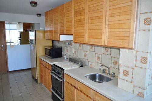 Venta De Apartamento De 2 Dormitorios En Roosevelt