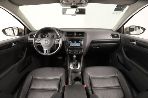 Volkswagen Vento 2.5 Luxury Tiptronic 2014