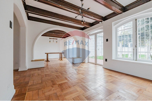 Casa Con Uso Habitacional Y Comercial En Ñuñoa