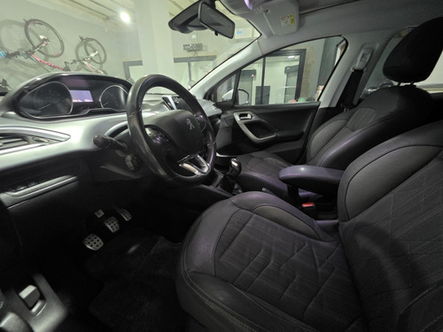 Peugeot 208 1.6 Feline