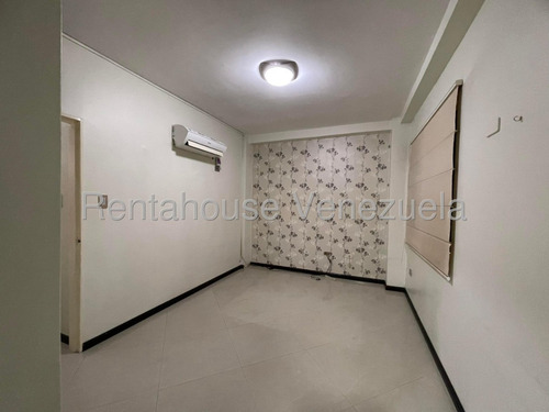 Apartamento En Venta Amplio Y Lujoso Posee Planta Electrica Parcial Pozo De Agua 2 Ptos Estacionamiento San Jacinto 25-10150 Miriam