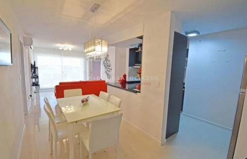 Imagen 2 de 8 de Venta De Apartamento De 2 Dormitorios En Icon Brava Tower Punta Del Este
