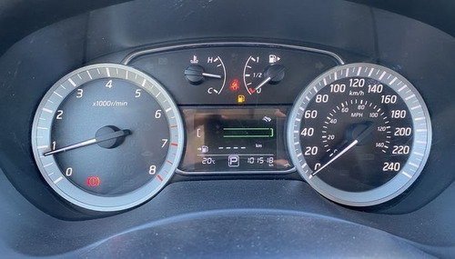 Nissan Sentra B17 Exclusive 1.8 2015