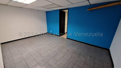 Excelente Oportunidad De Alquilar Una Amplia Oficina En La Urbina, Mls #25-3192