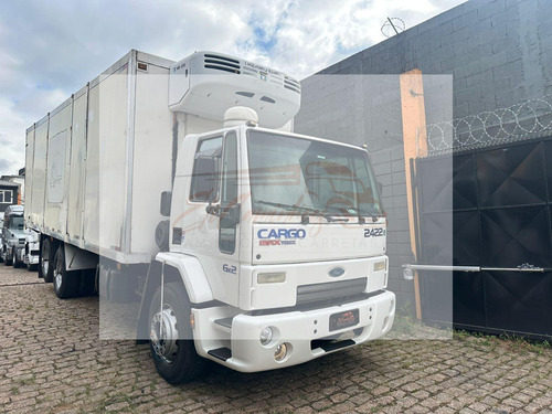 Ford Cargo 2422 2422/ 2422 E 3-eixos 2p (diesel)