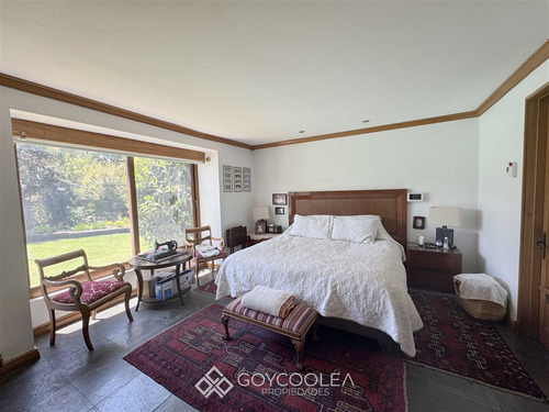 Casa En Arriendo De 5 Dorm. En Las Condes