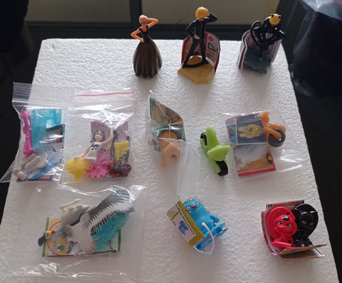 Kinder Sorpresa Figuras Navidad Natoons Minion Varios (Usado)