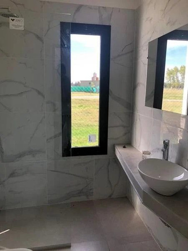 Imagen 23 de 30 de Magnifica Casa En Venta De 4 Ambientes En Barrio Santa Inés - Canning