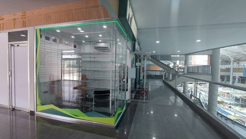 Imagen 2 de 3 de En Alquiler Local Comercial, En Terraza Del Cc Cristal Naguanagua Rm