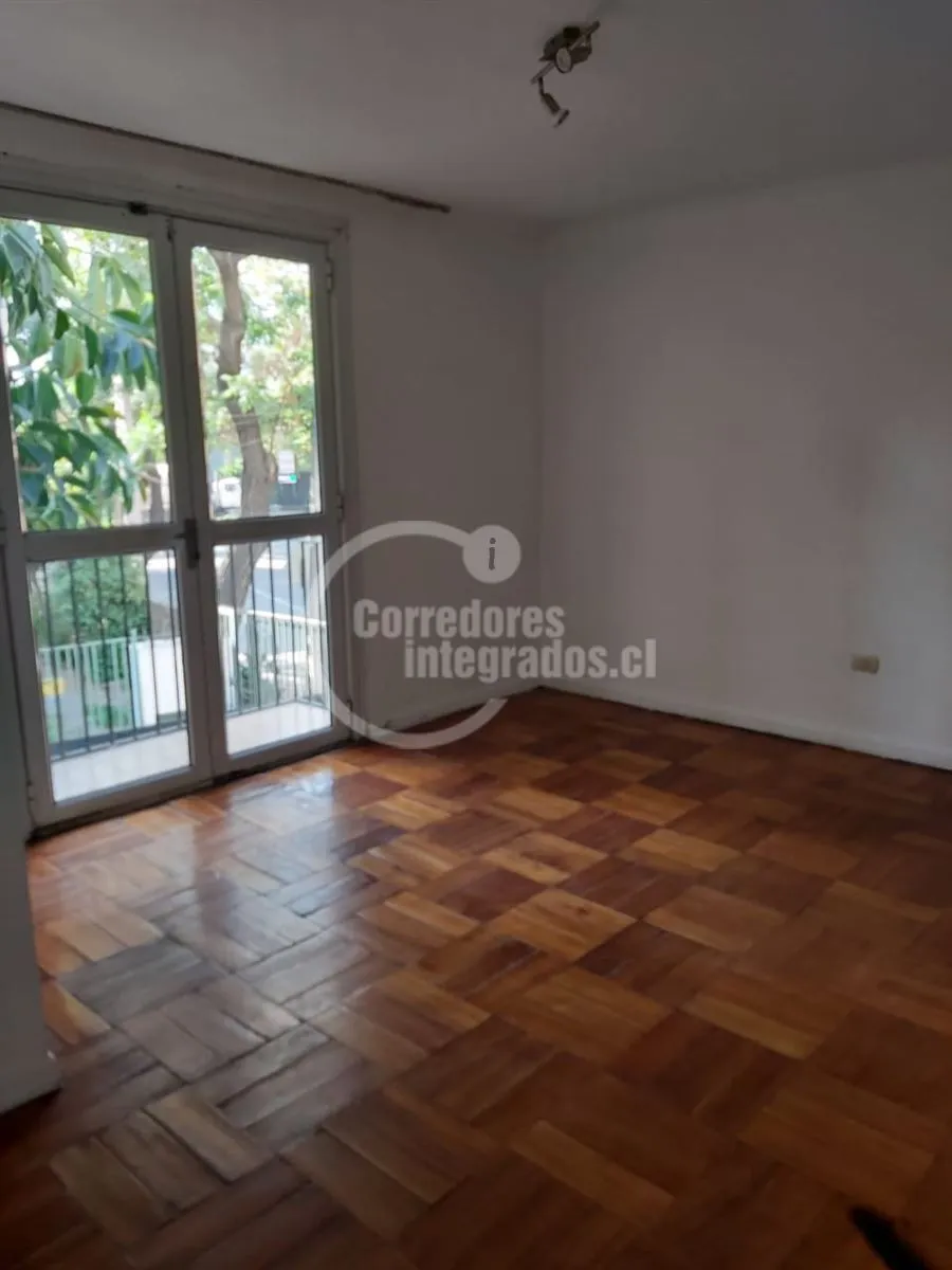 Imagen 2 de 18 de Casa En Arriendo De 4 Dorm. En Las Condes Metro E. Militar