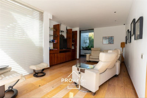 Casa En Venta De 7 Dorm. En La Reina
