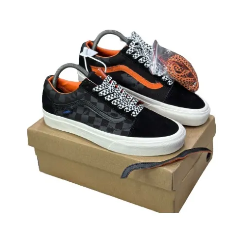 Compra Tenis Bota Clásicos De Lona Y Gamuza Negros Sk8-Hi en Vans Colombia  Tienda Oficial - Vans