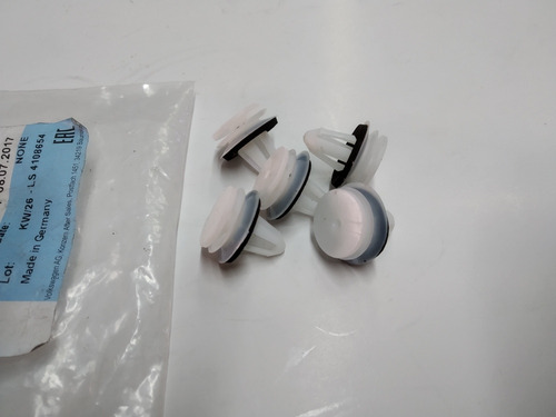 Kit Clips Tapizado Amarok Cantidad 5 Original Volkswagen