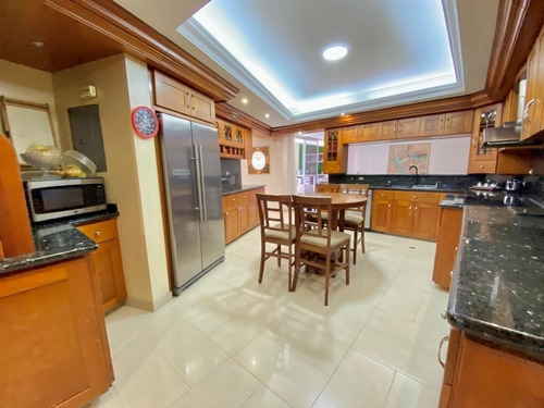 Imagen 3 de 16 de Cv-908 Zona Este Casa Quinta Lago Virginia