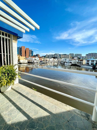 Hermosa Casa Bote B En Venta
