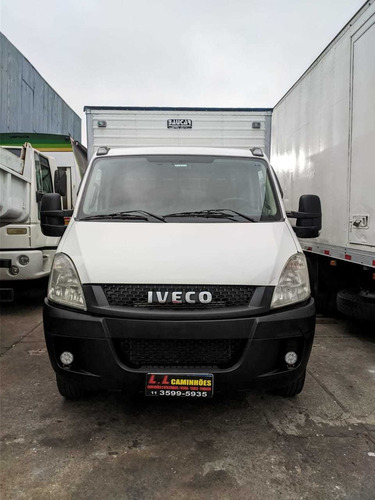Imagem 3 de 13 de Financia Sem Entrada Iveco 35s14 Baú Porta Lateral Revisada