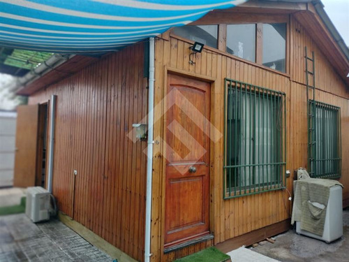 Casa En Venta De 5 Dorm. En Conchalí