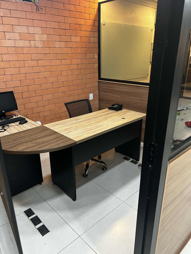 Sala Comercial Mobiliada E Com Equipamentos De Escritório