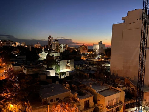 Se Alquila Lindo Apartamento En Zona Del Parque Rodo.