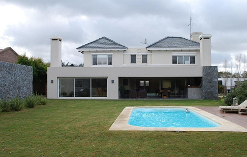 Venta Casa 4 Dormitorios 5 Baños Lomas De La Tahona #453