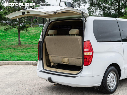 Imagen 15 de 25 de Hyundai H-1 2.5 Gls 12 Asientos | Permuta / Financia