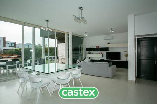 Moderna Casa En Venta En Terravista, General Rodriguez