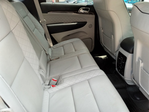 Imagen 13 de 15 de Jeep Grand Cherokee 2017 5.7 V8 Summit 4x4 At