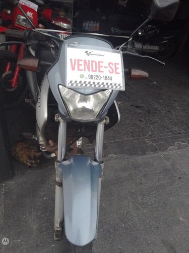 Imagem 2 de 2 de Honda 400