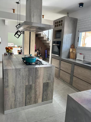 Casa En Venta - 2 Dormitorios 3 Baños - Cochera - 210mts2 - Canning