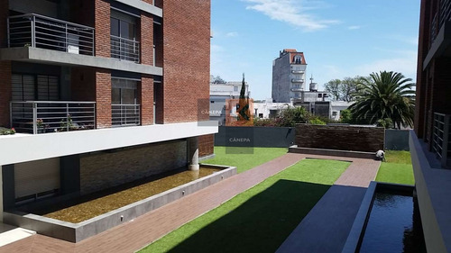 Local A La Venta Con Renta, Zona Tres Cruces- Ref: 1070