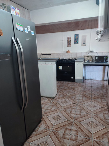 Oportunidad Casa Grande En Venta 4d 1b Cerca Muni Colina