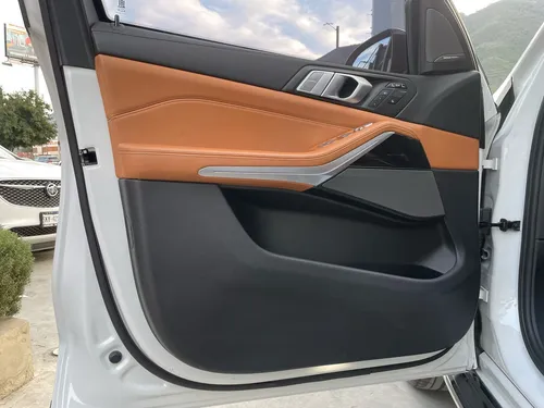 BMW X7 4.4 V8 M50i At