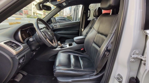 Imagen 10 de 15 de Jeep Grand Cherokee 2017 3.7 Limited Lujo 3.6 4x2 At