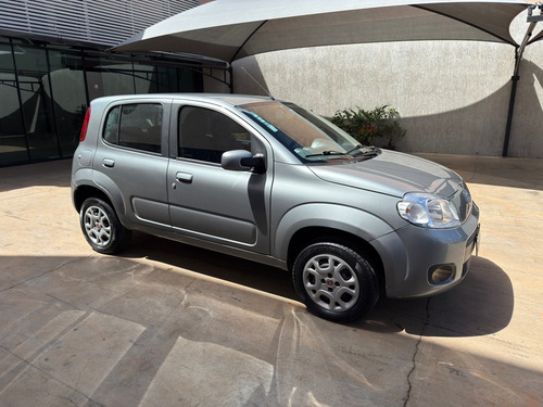 Fiat Uno Vivace 1.0 8V (Flex) 4p