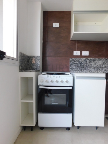 Imagen 29 de 30 de Venta Depto 3 Amb. Al Frente Super Luminoso Con Patio Y Balcón A Estrenar