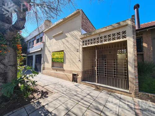 Venta De Casa 5 Ambientes Con Cochera Y Patio En Quilmes (26821)