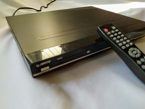 Dvd Amtc Modelo Dv3607 15w Con Control Remoto