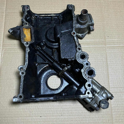 Tapa De Distribución Nissan 2.4 D21 1997-2007