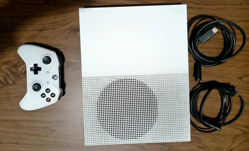 Xbox One S - 1tb - Usado