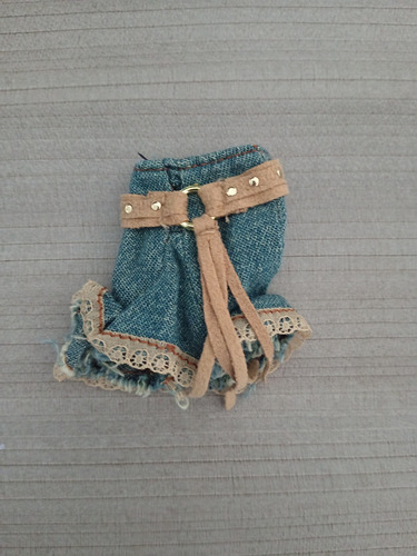 Ropa De Muñeca Bratz Cinto Y Falda (Usado)