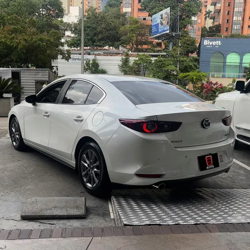 Mazda 3 MEHV TOURING