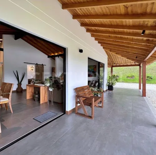 Arriendo Casafinca En La Vía Don Diego - La Ceja