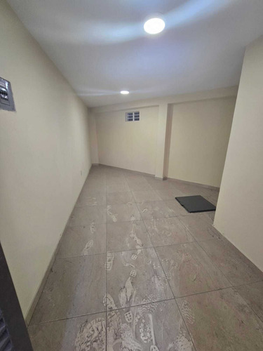 Casa En Venta Con 4 Locales Comerciales