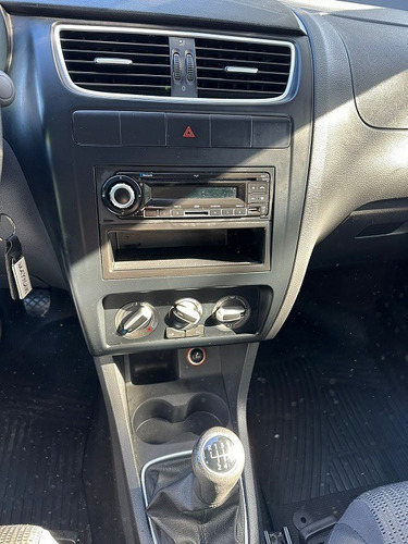 Imagen 21 de 24 de Volkswagen Fox Comfortline 1.6 3 Puertas 2013 U/mano 45.000k